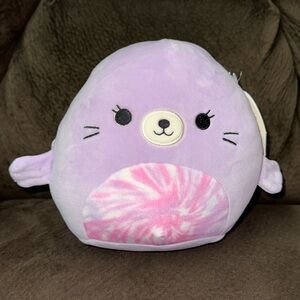 NWT, Ultra Rare Squishmallow, 8in. “Meryl”